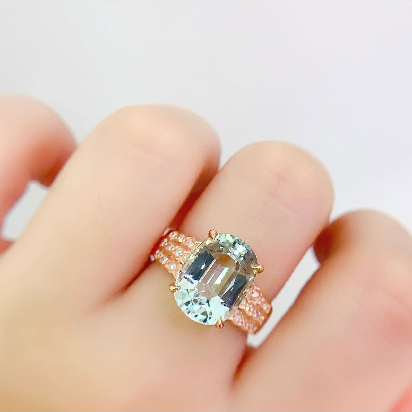 14k Gold 4.6 Ct Natural Aquamarine & Diamond Ring - 6