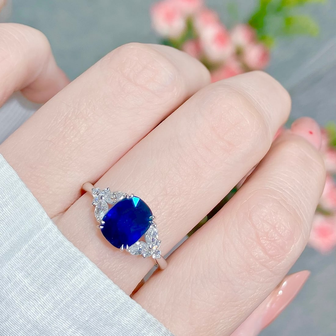 14k Gold 2.42 Ctw Natural Sapphire & Diamond Ring: Ref:231118177 // gold content:14k gold // ring size:7. 25us // // main gemstone:sapphire // shape:cushion // carat weight:2. 02ct // color:blue // treatment:natural // // adjacent gemstone 2 :