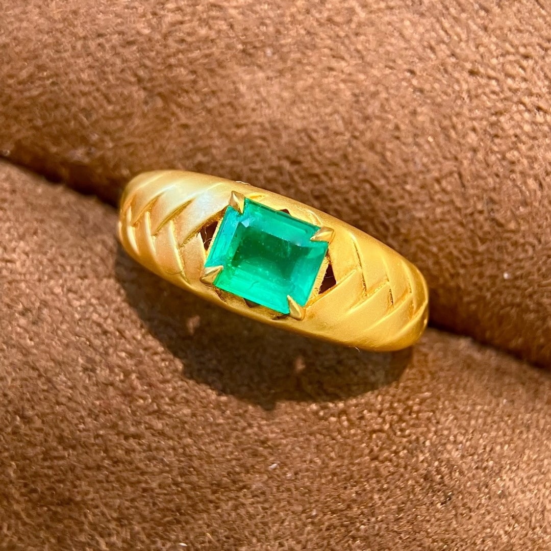 14k Gold 0.80 Ct Natural Emerald Ring (1 of 7)