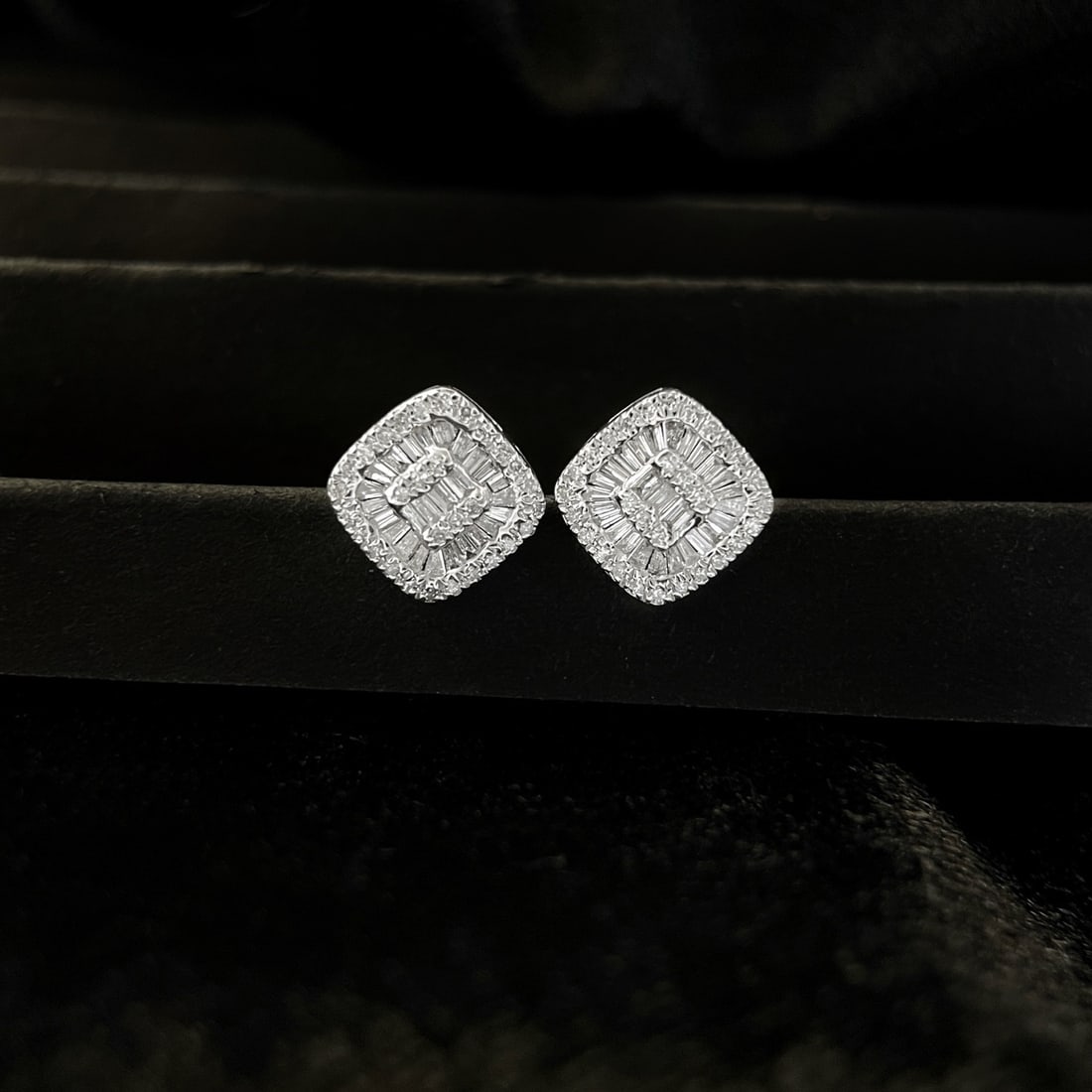 14k Gold 0.7 Ct Natural H Diamond Earrings (1 of 5)