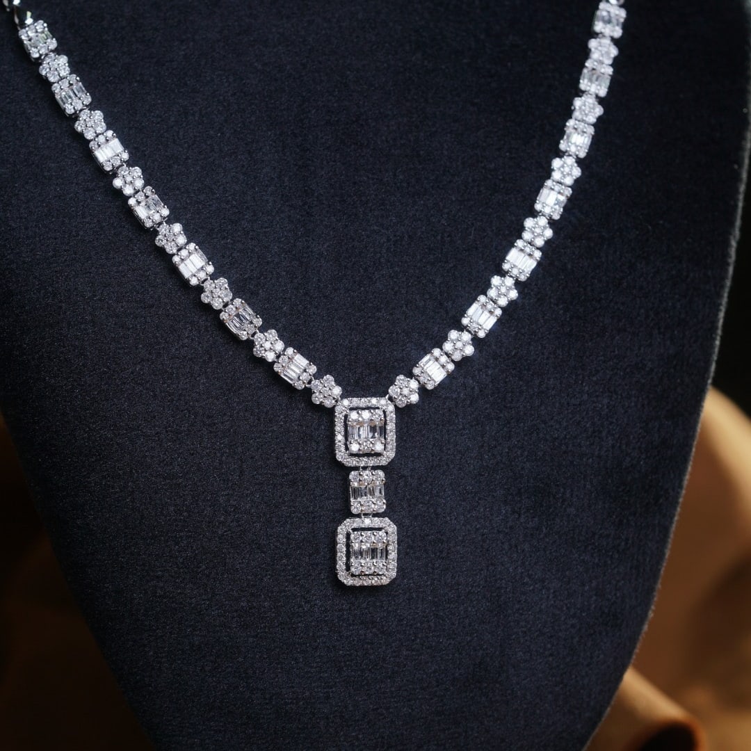 14k Gold 3.50 Ct Natural H Diamond Necklace: Ref:231118204 // gold content:14k gold // main gemstone:diamond // shape:multiple // carat weight:3. 50ct // clarity grade:vs-si // color:h // treatment:natural // Condition: NewLow Estimate: