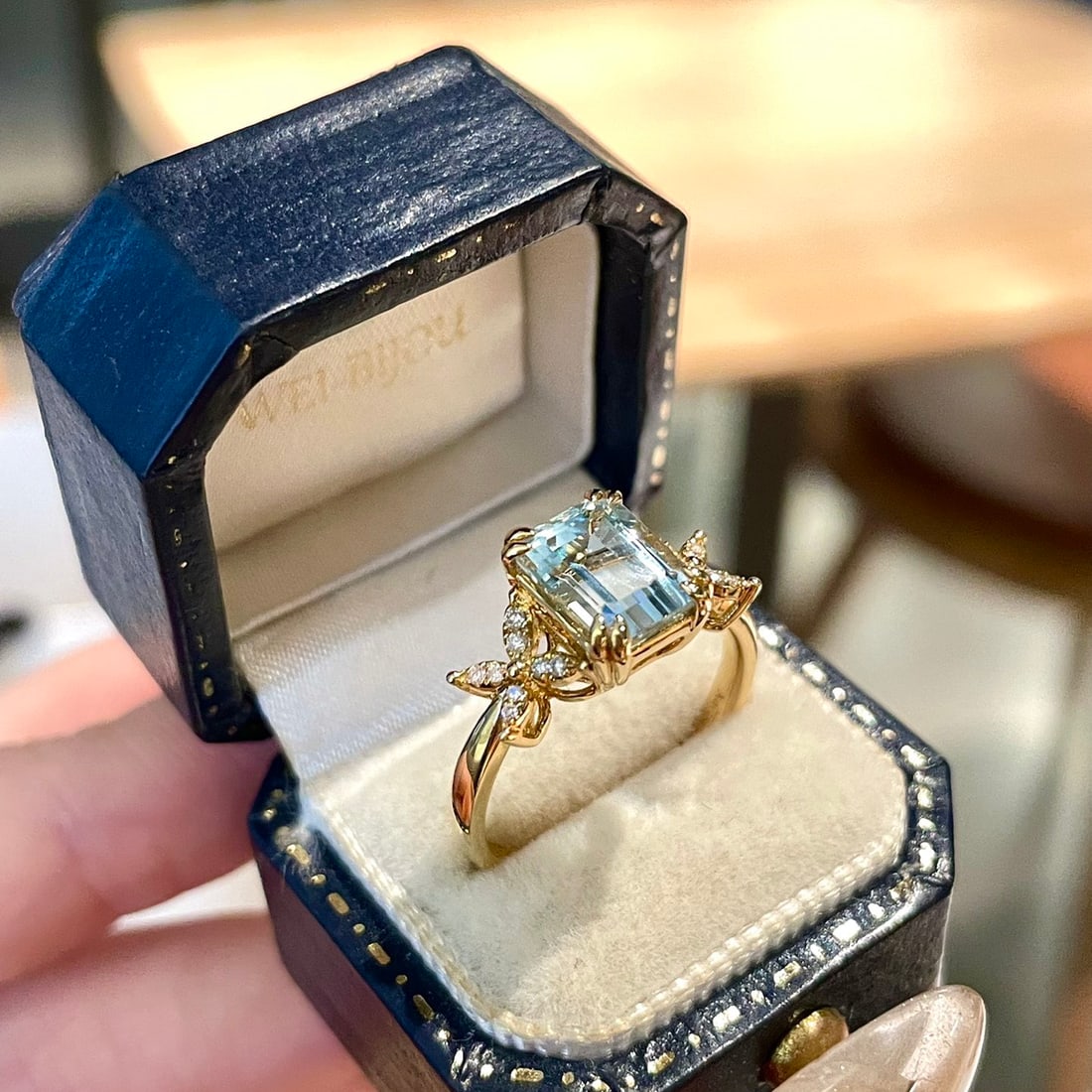 14k Gold 1.5 Ct Natural Aquamarine & Diamond Ring: Ref:231118210 // gold content:14k gold // ring size:7. 25us // // main gemstone:aquamarine // shape:octagonal // carat weight:1. 5ct // color:blue // treatment:natural // // adjacent gemstone 2 :