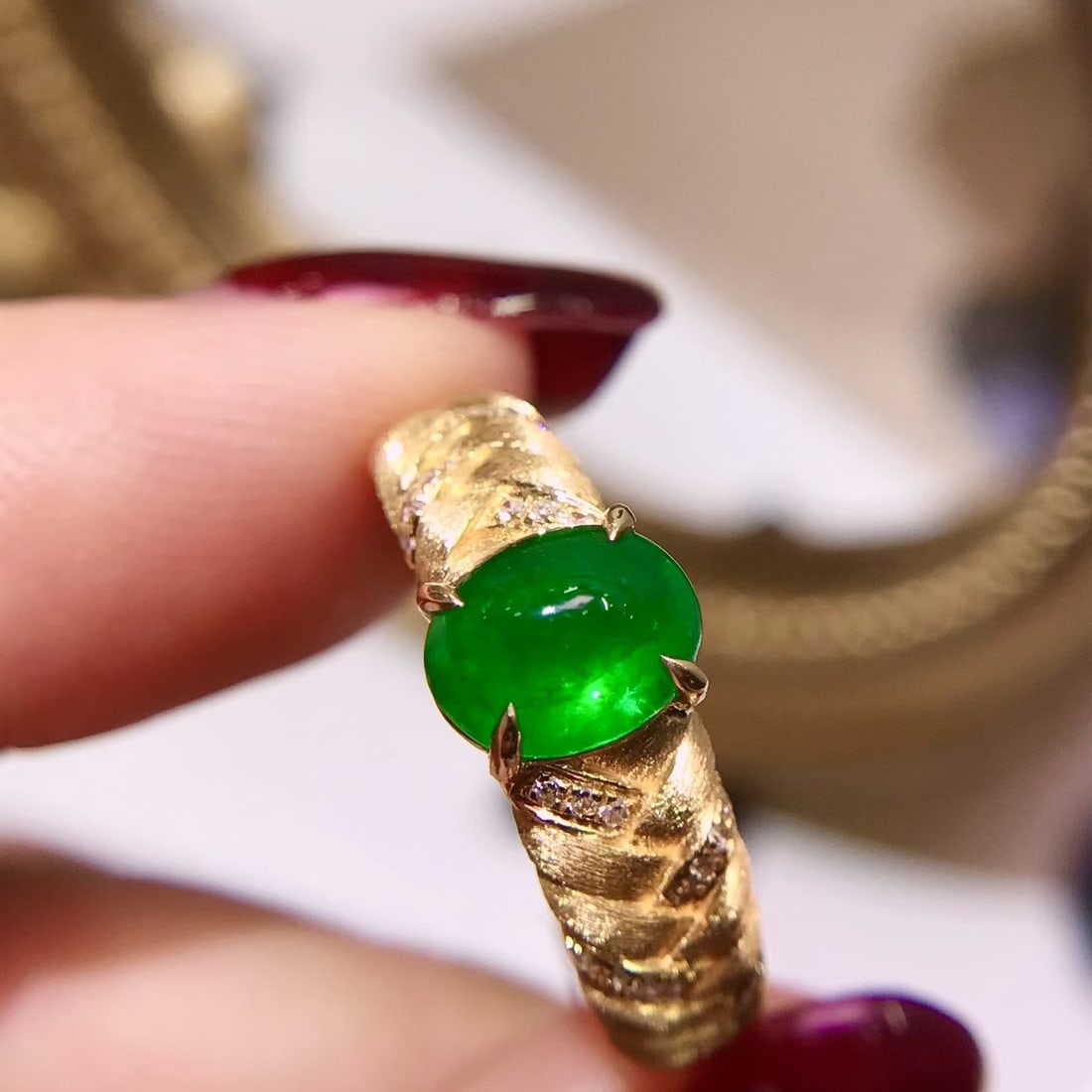 14k Gold 1.27 Ctw Vivid Green Natural Emerald & Diamond Ring - 2