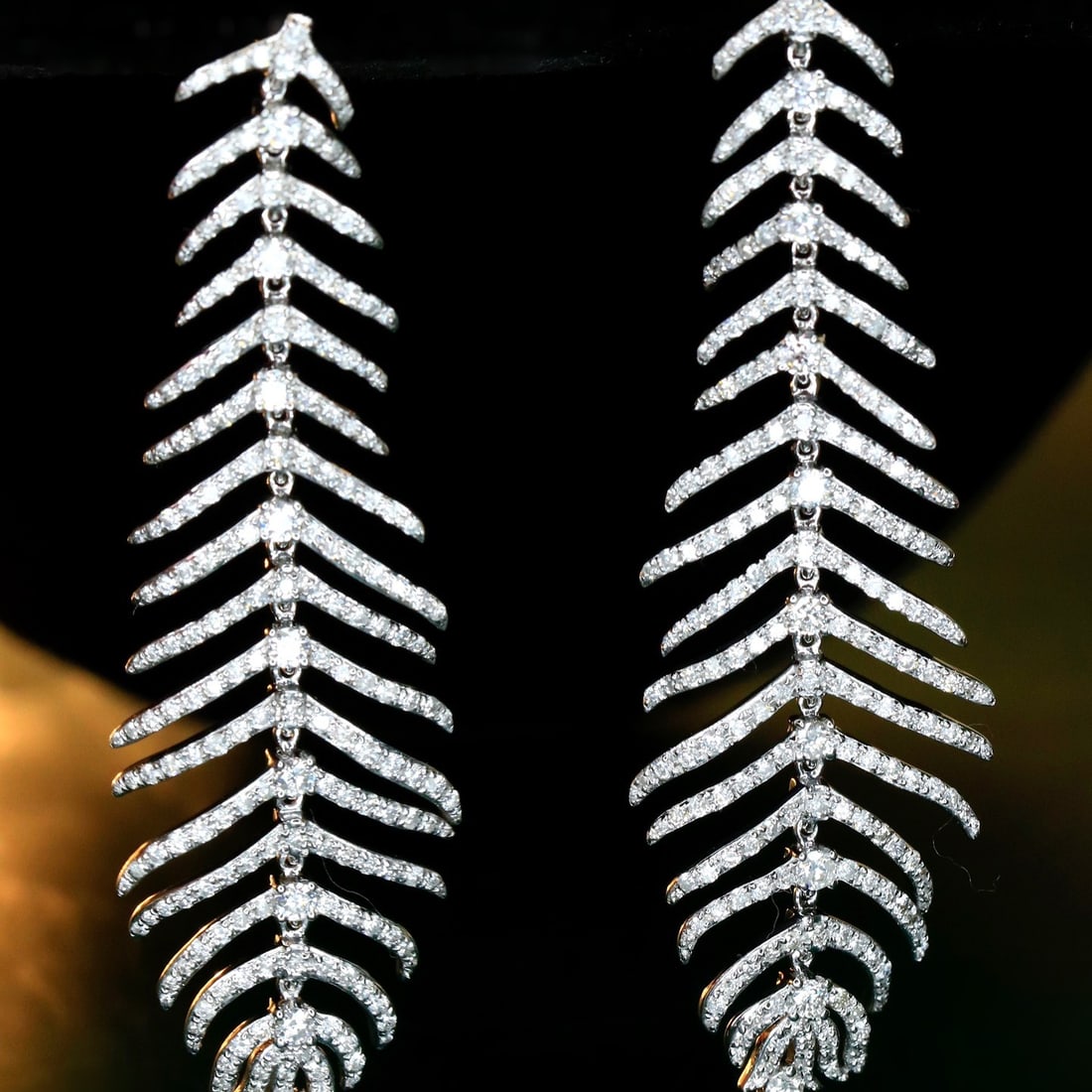 14k Gold 2.3 Ct Natural H Diamond Earrings: Ref:231118221 // gold content:14k gold // main gemstone:diamond // shape:round // carat weight:2. 3ct // clarity grade:vs-si // color:h // treatment:natural // cut grade:g // Condition: NewLow