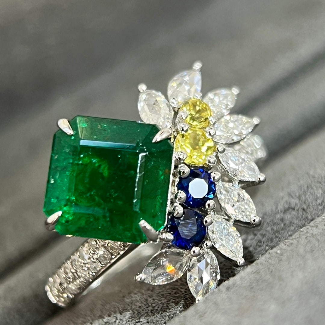 14k Gold 3.66 Ctw Vivid Green Natural Emerald & Diamond Ring - 2