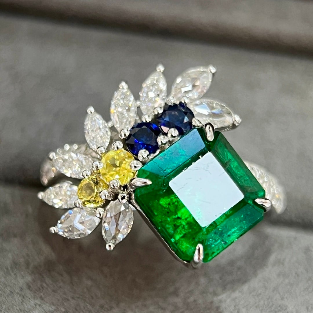 14k Gold 3.66 Ctw Vivid Green Natural Emerald & Diamond Ring - 4