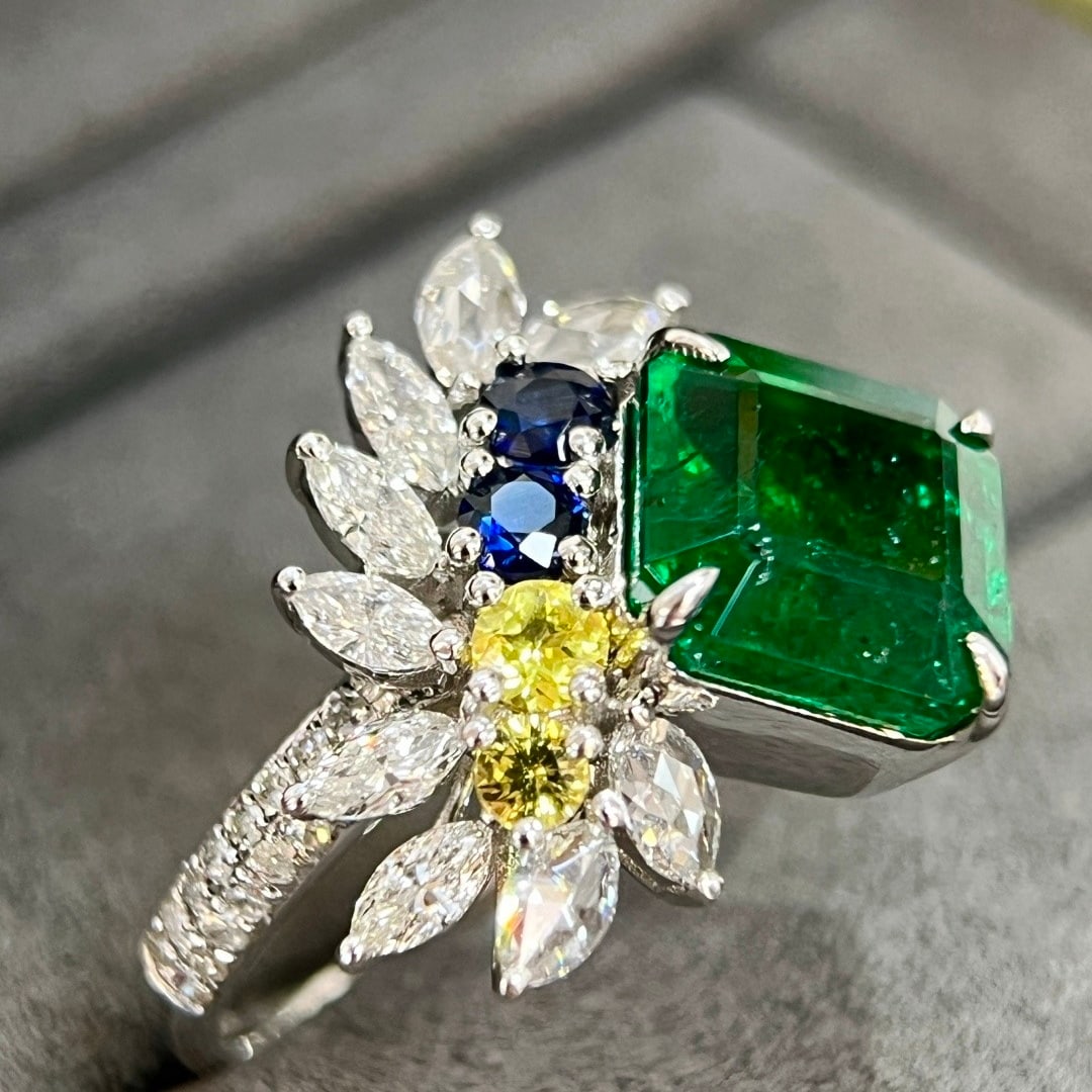 14k Gold 3.66 Ctw Vivid Green Natural Emerald & Diamond Ring - 8