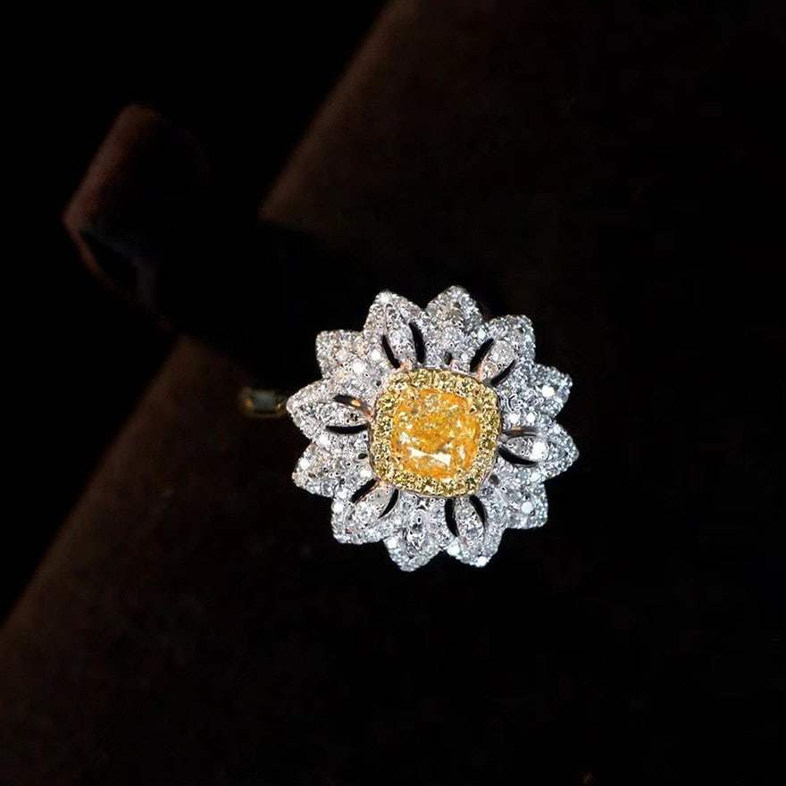 14k Gold 0.80 Ct Natural Color Diamond Ring - 2