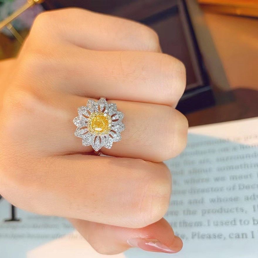 14k Gold 0.80 Ct Natural Color Diamond Ring - 5