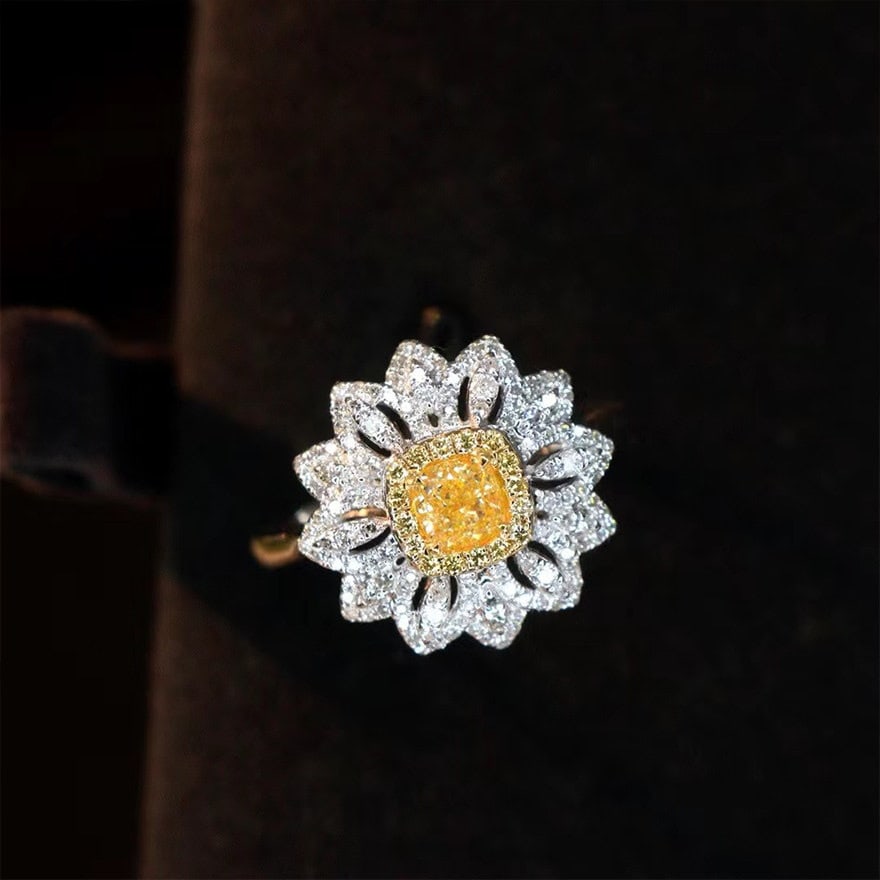 14k Gold 0.80 Ct Natural Color Diamond Ring - 6