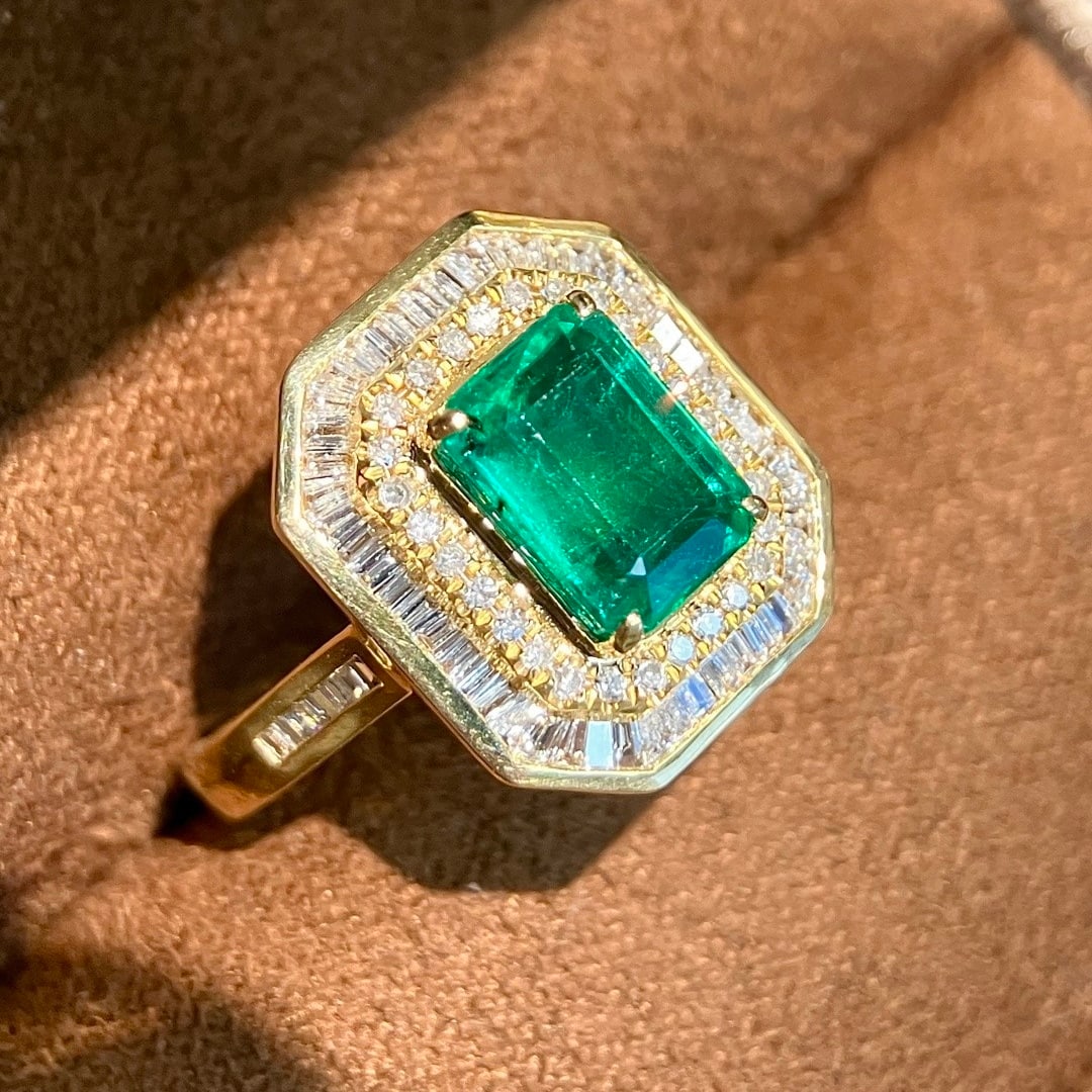 14k Gold 2.84 Ctw Vivid Green Natural Emerald & Diamond Ring - 2