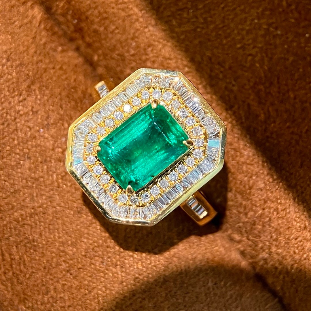 14k Gold 2.84 Ctw Vivid Green Natural Emerald & Diamond Ring - 4