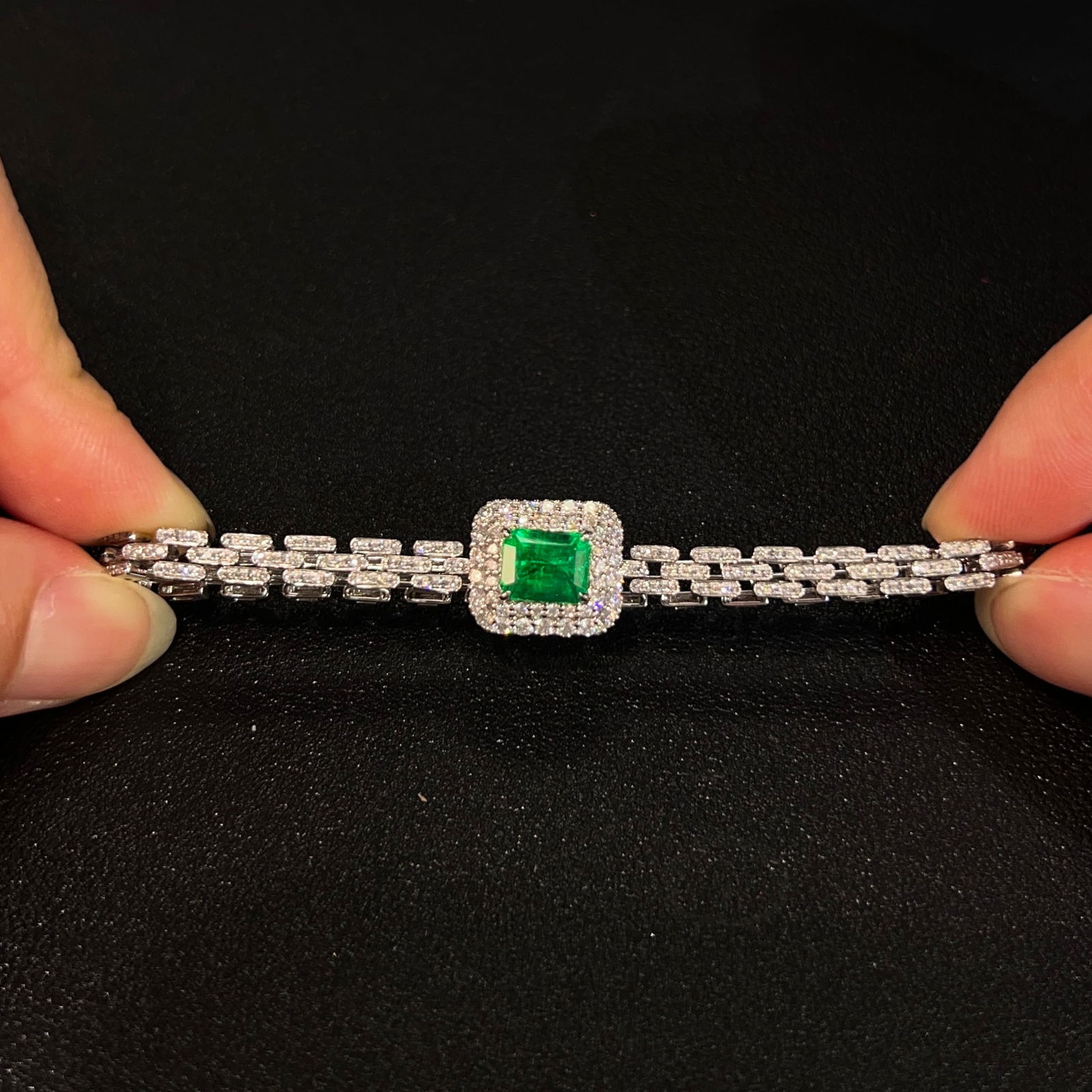 14k Gold 2.99 Ctw Vivid Green Natural Emerald & Diamond Bracelet - 3
