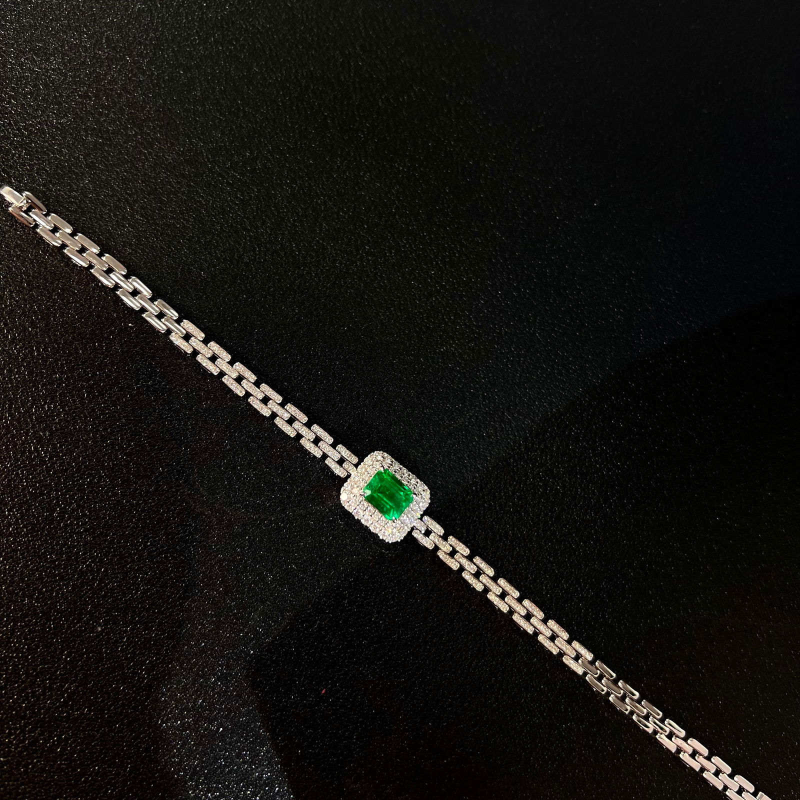 14k Gold 2.99 Ctw Vivid Green Natural Emerald & Diamond Bracelet - 6