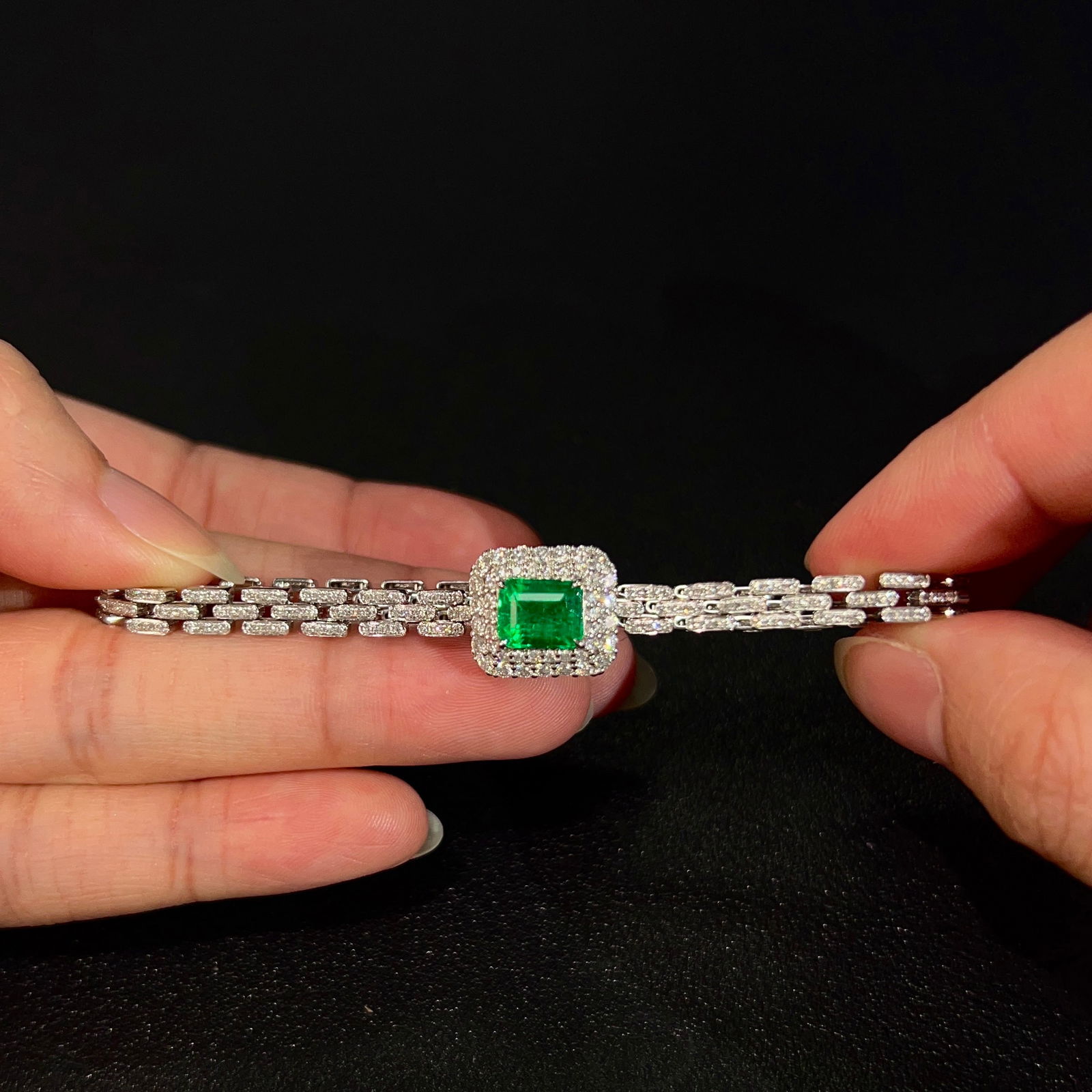 14k Gold 2.99 Ctw Vivid Green Natural Emerald & Diamond Bracelet - 7