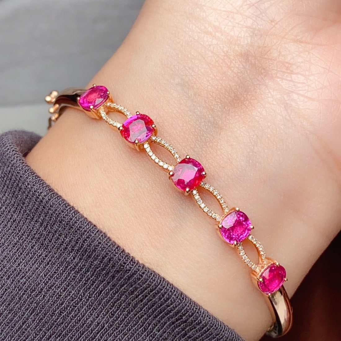 14k Gold 4.50 Ct Natural Ruby & Diamond Bangle - 4