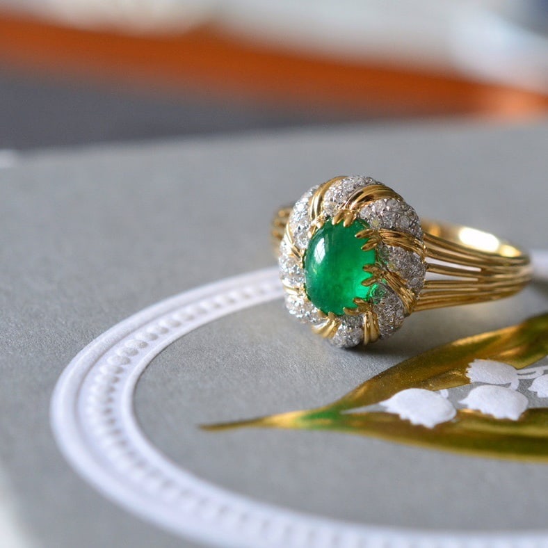 14k Gold 1.17 Ctw Natural Emerald & Diamond Ring: Ref:231118282 // gold content:14k gold // ring size:7. 25us // // main gemstone:emerald // shape:oval // carat weight:0. 87ct // color:green // treatment:natural // // adjacent gemstone 2 :