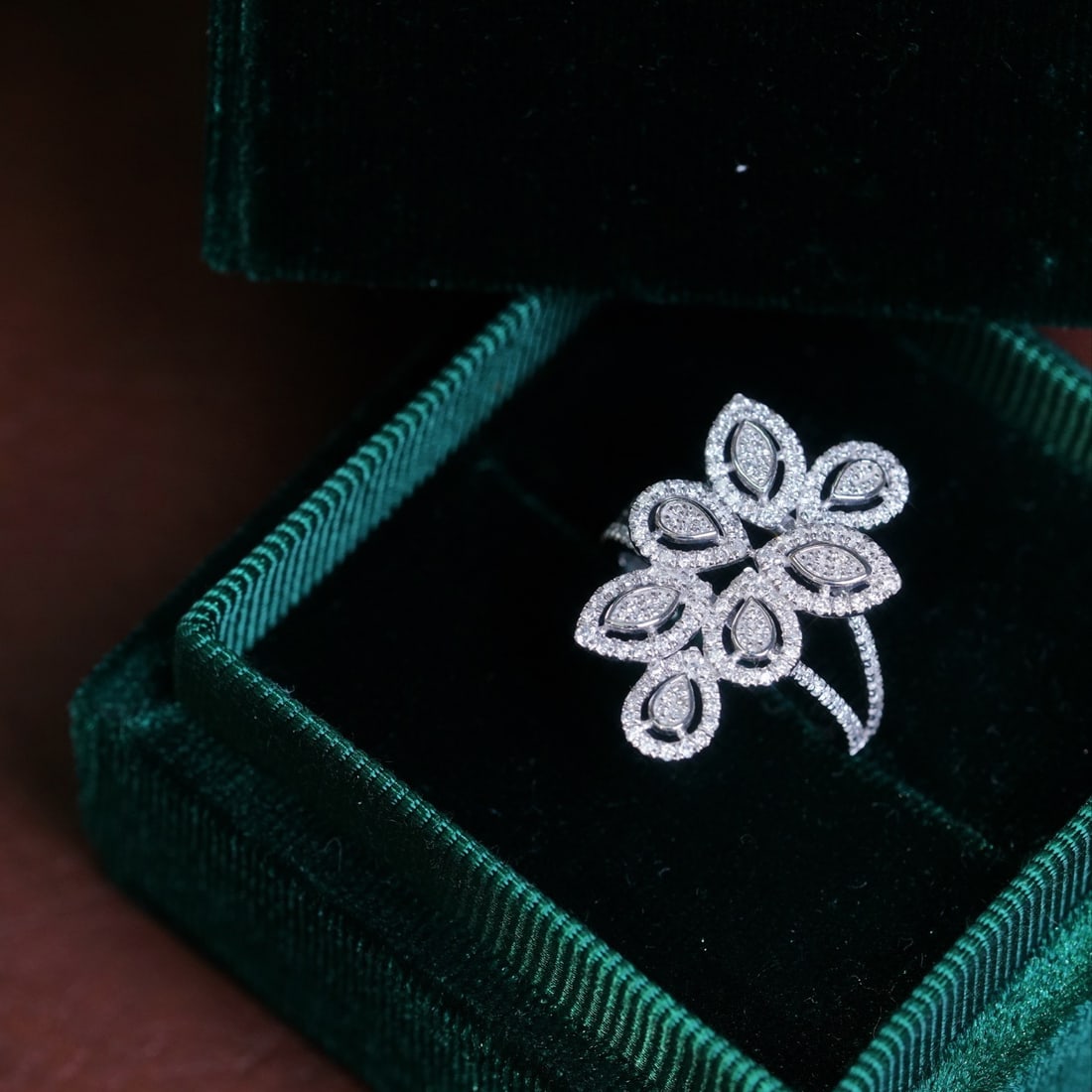 14k Gold 0.70 Ct Natural H Diamond Ring - 7