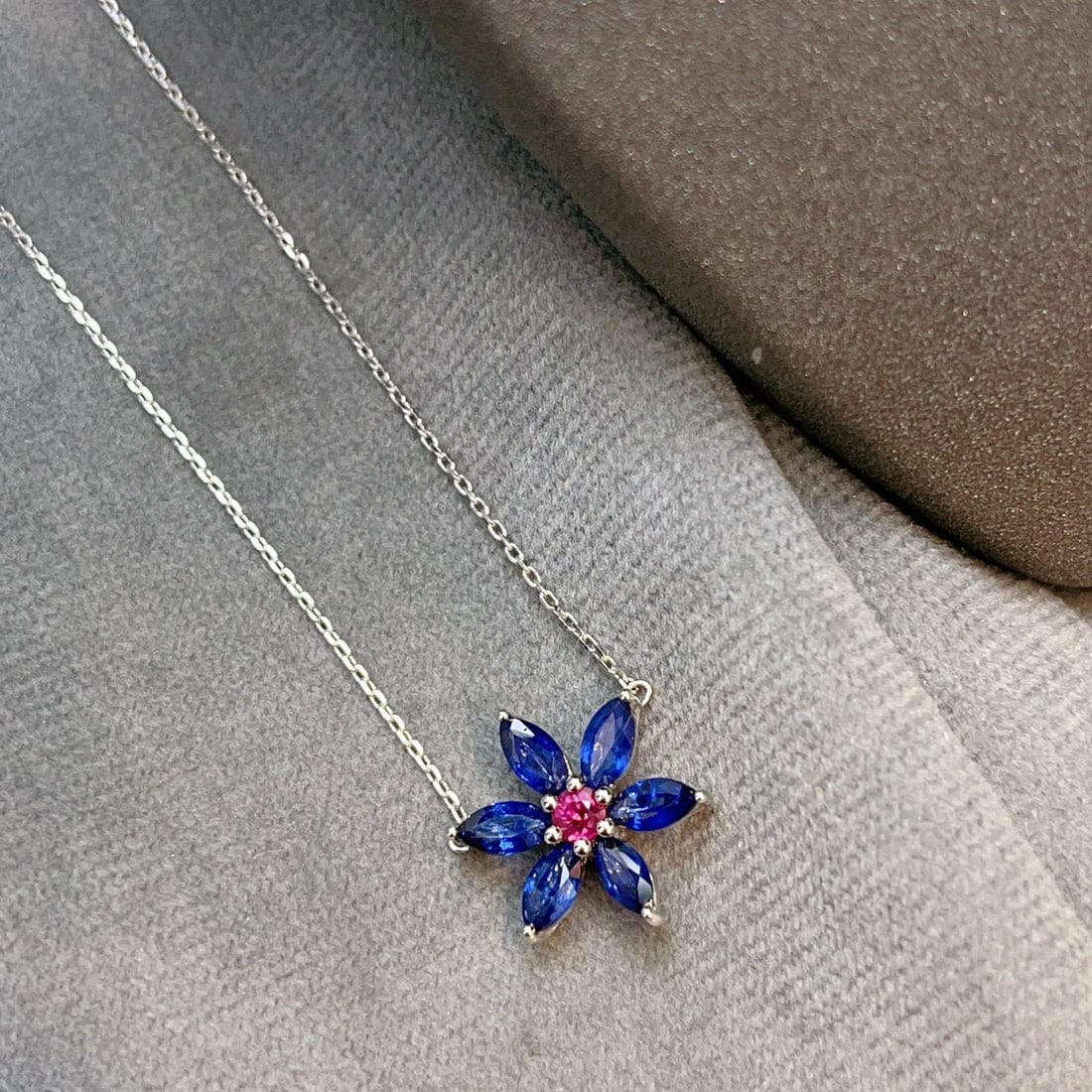 14k Gold 1.40 Ct Natural Sapphire Necklace - 4