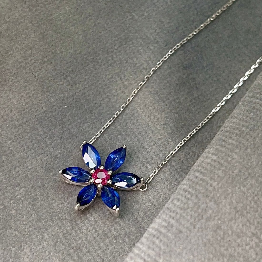 14k Gold 1.40 Ct Natural Sapphire Necklace - 5