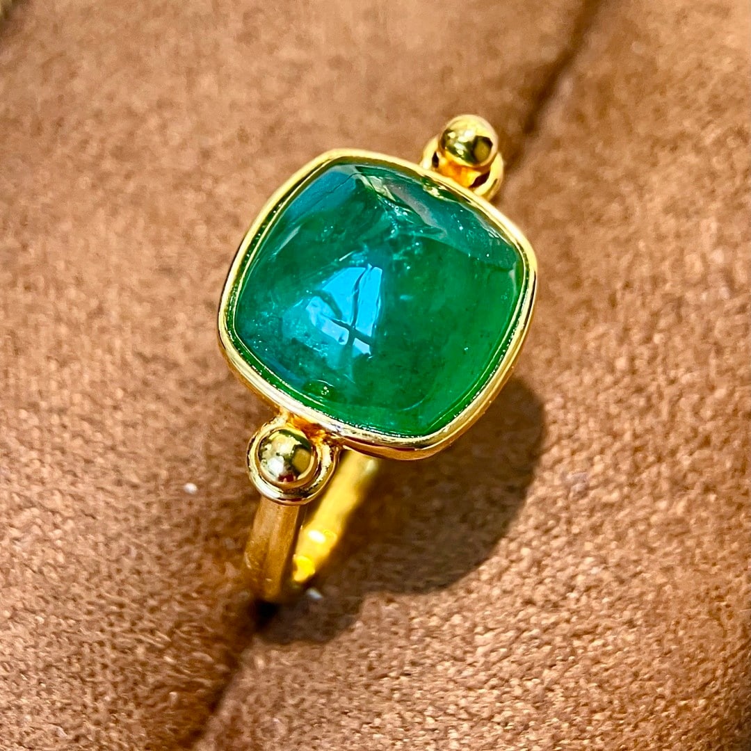 14k Gold 6.51 Ct Vivid Green Natural Emerald Ring - 4