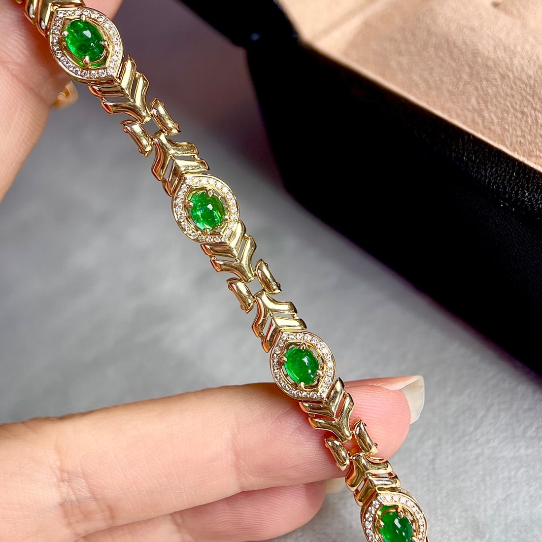 14k Gold 3.41 Ctw Vivid Green Natural Emerald & Diamond Bracelet - 6