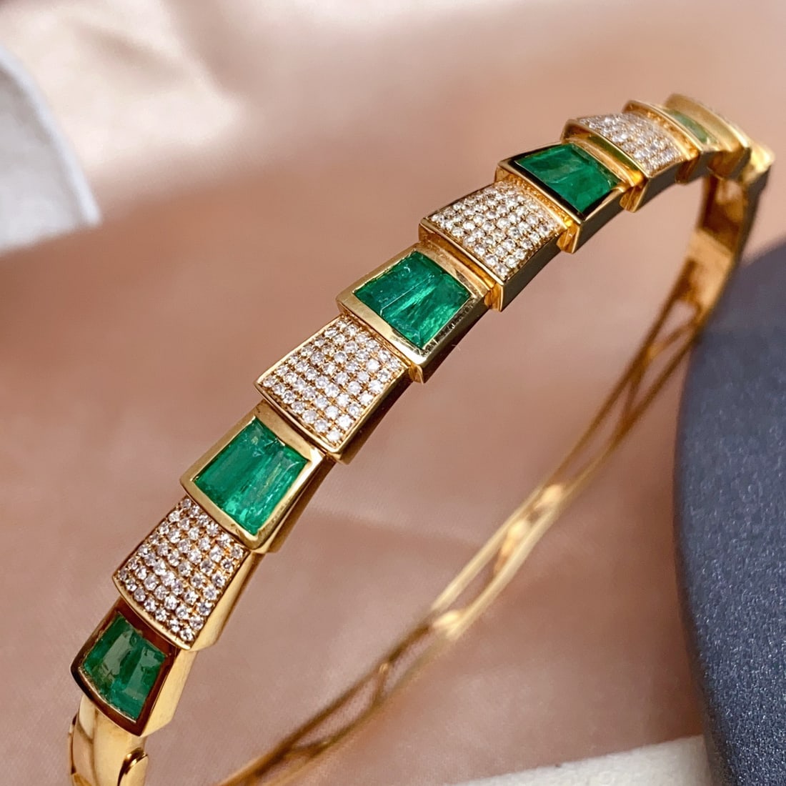 14k Gold 3.30 Ct Natural Emerald & Diamond Bangle - 3