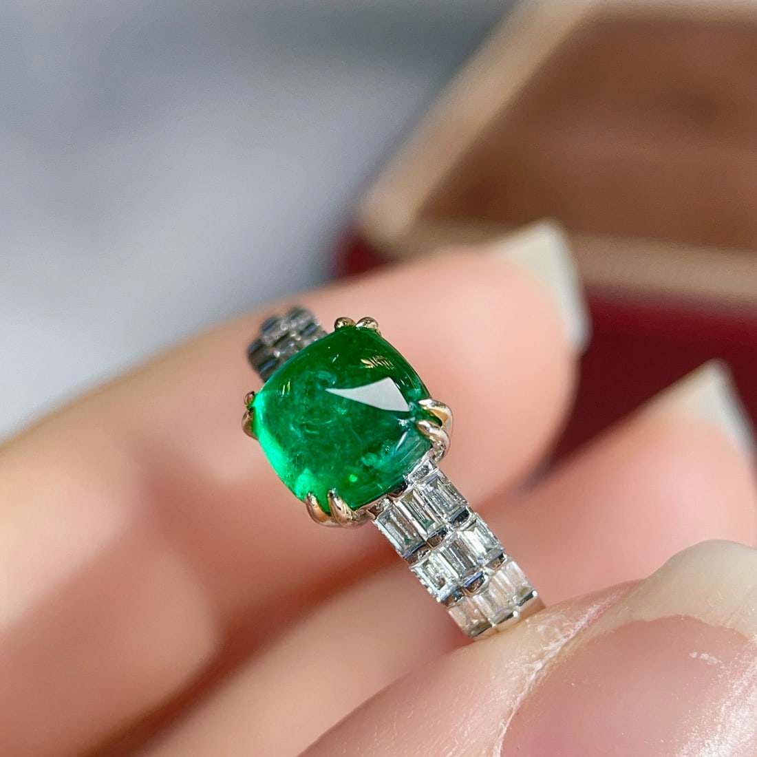 14k Gold 2.24 Ctw Vivid Green Natural Emerald & Diamond Ring - 3