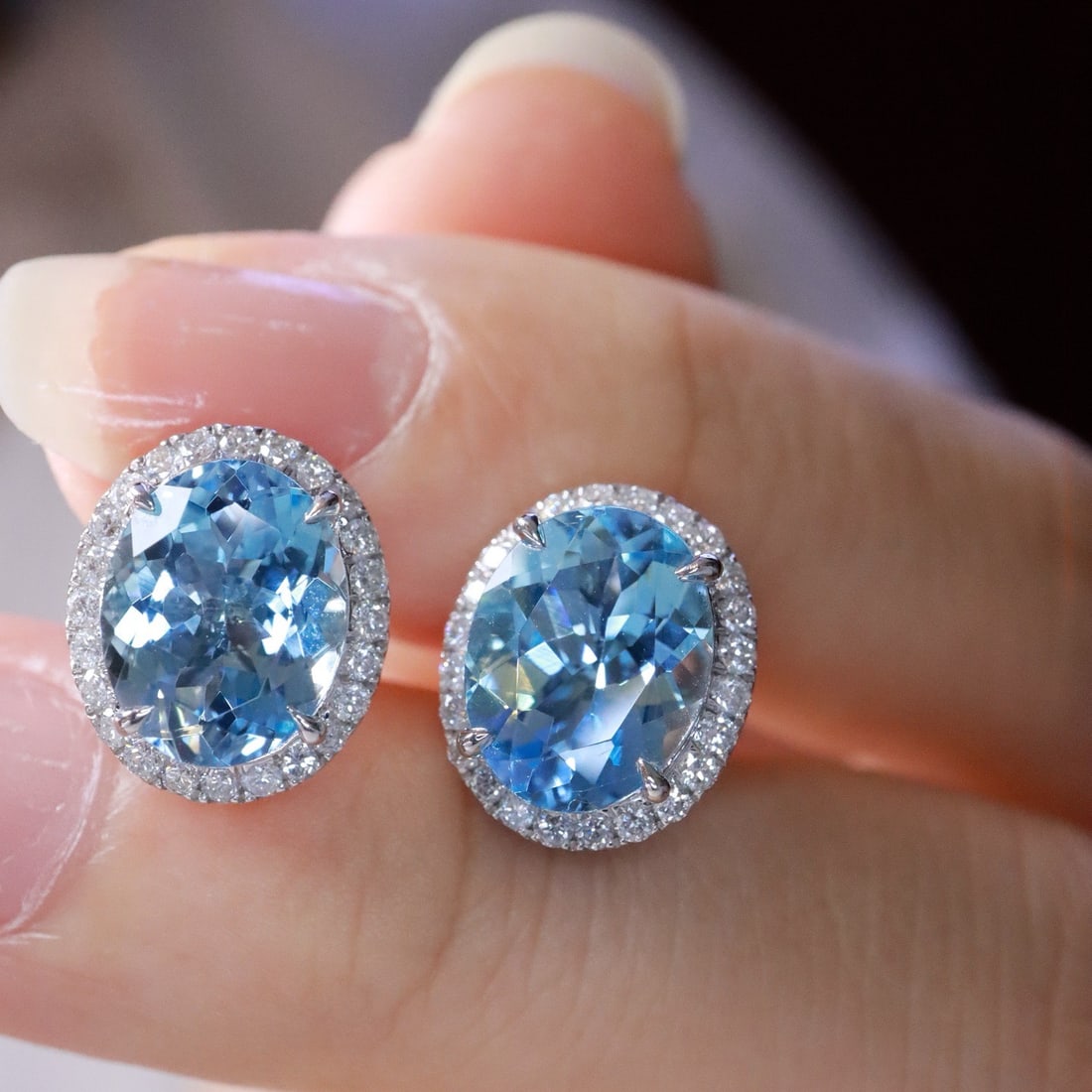 14k Gold 4.60 Ctw Natural Aquamarine & Diamond Earrings - 3