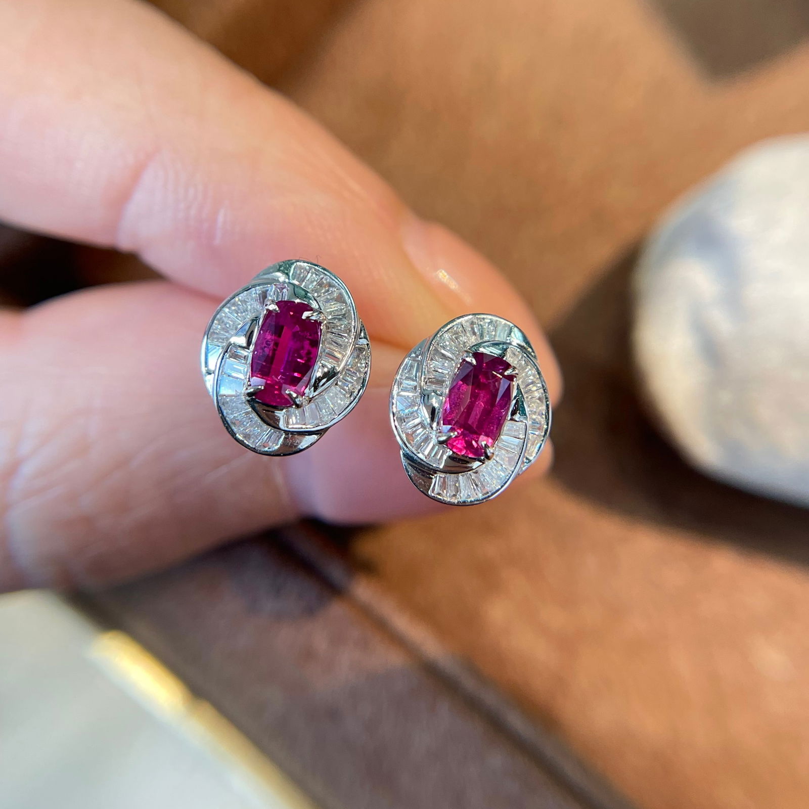 14k Gold 0.56 Ct Natural Ruby & Diamond Earrings - 3