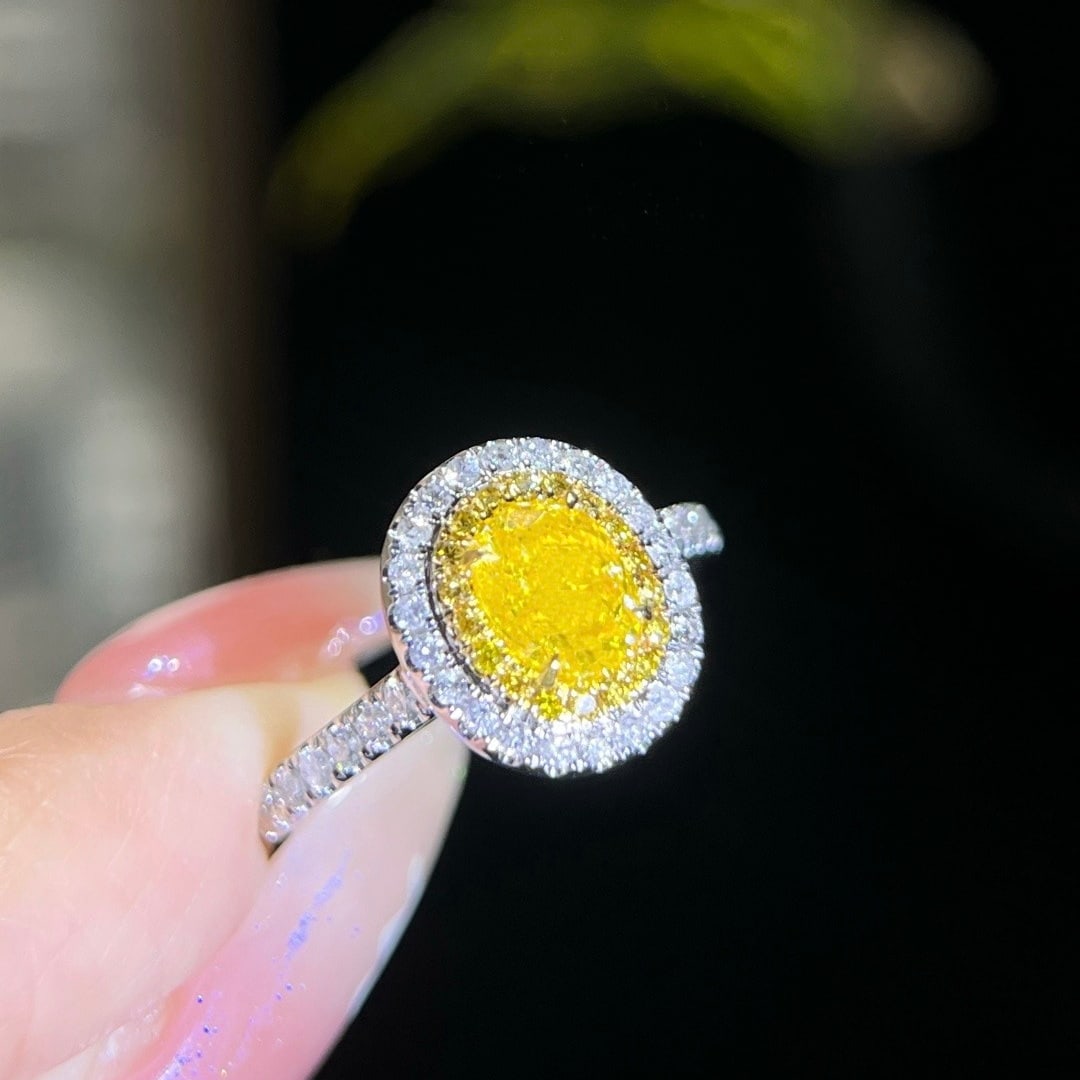 14k Gold 1.43 Ctw Natural Yellow Diamond & Diamond Ring: Ref:231118407 // gold content:14k gold // ring size:7. 25us // // main gemstone:yellow diamond // shape:oval // carat weight:1. 00ct // color:yellow // treatment:natural // // adjacent gemstone 2