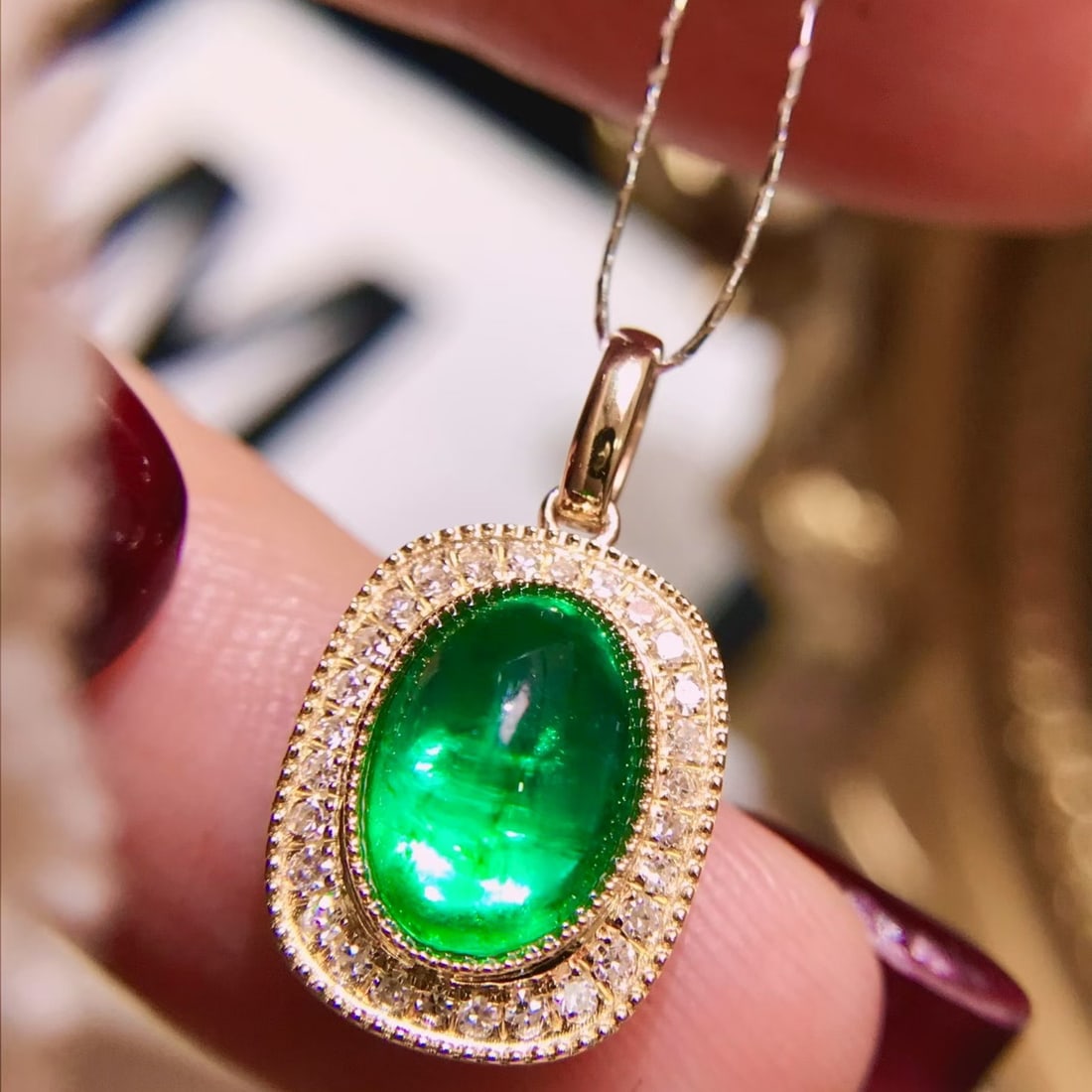 14k Gold 1.92 Ctw Vivid Green Natural Emerald & Diamond Pendant( Without Chain ): Ref:231118411 // gold content:14k gold // main gemstone:emerald // shape:oval // carat weight:1. 7ct // color:vivid green // treatment:natural // // adjacent gemstone 2 : diamond // shape:round //