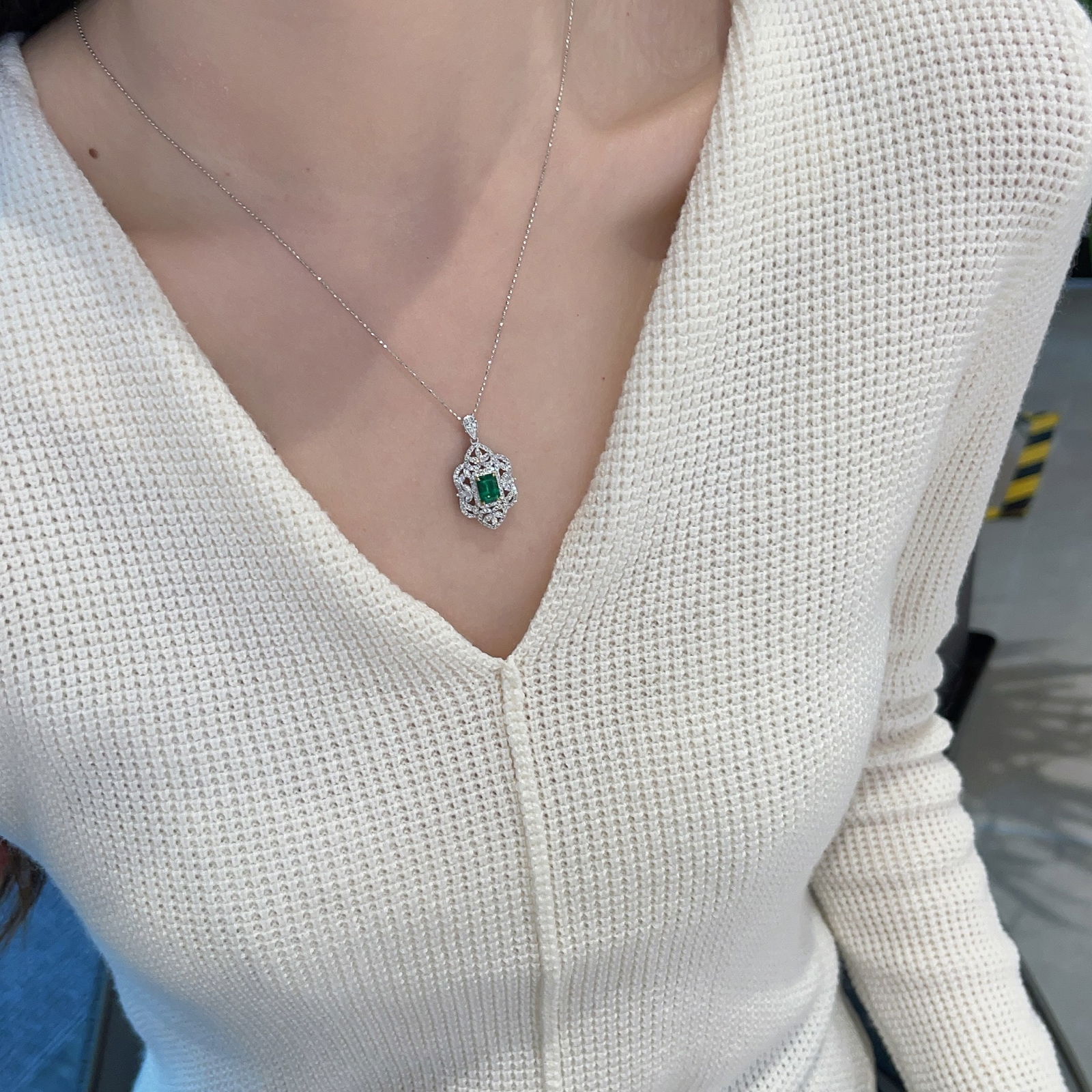 14k Gold 2 Ctw Vivid Green Natural Emerald & Diamond Pendant( Without Chain ) - 4