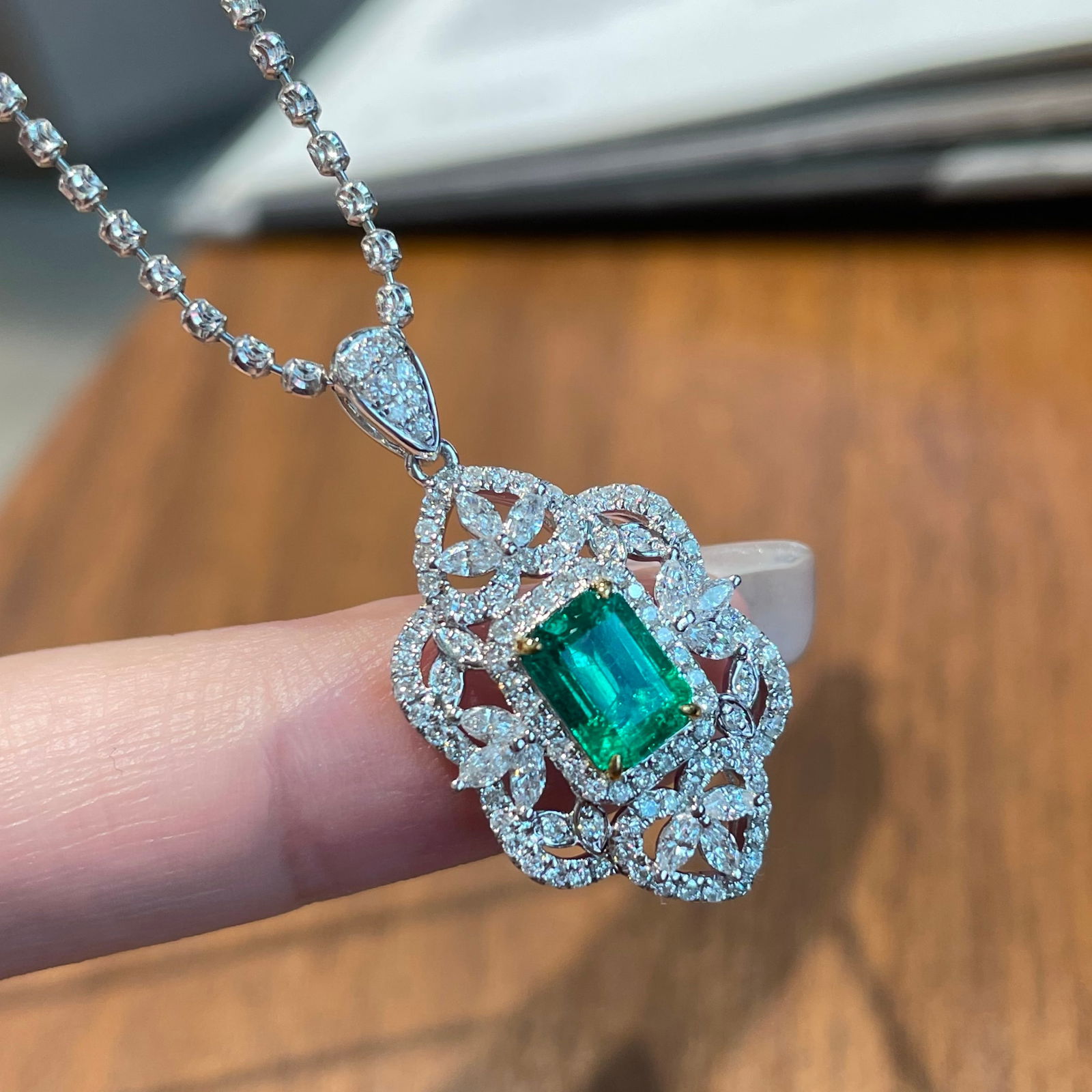 14k Gold 2 Ctw Vivid Green Natural Emerald & Diamond Pendant( Without Chain ) - 5