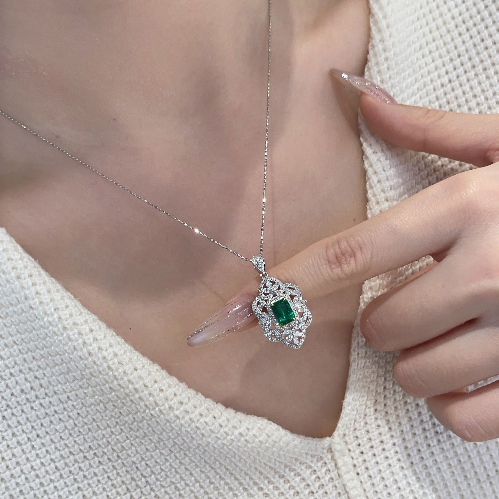 14k Gold 2 Ctw Vivid Green Natural Emerald & Diamond Pendant( Without Chain ) - 6