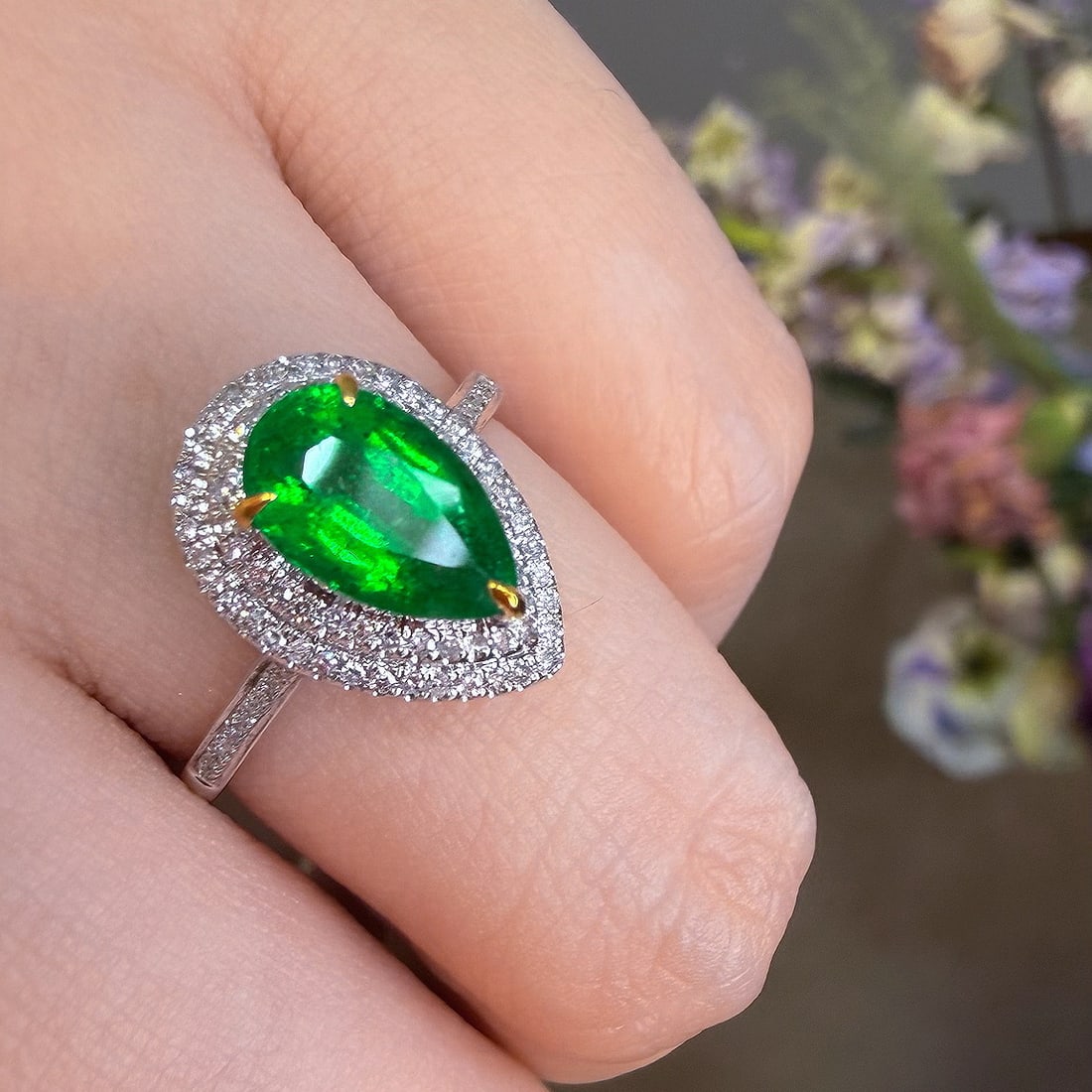 14k Gold 1.1 Ct Vivid Green Natural Emerald & Diamond Ring - 2