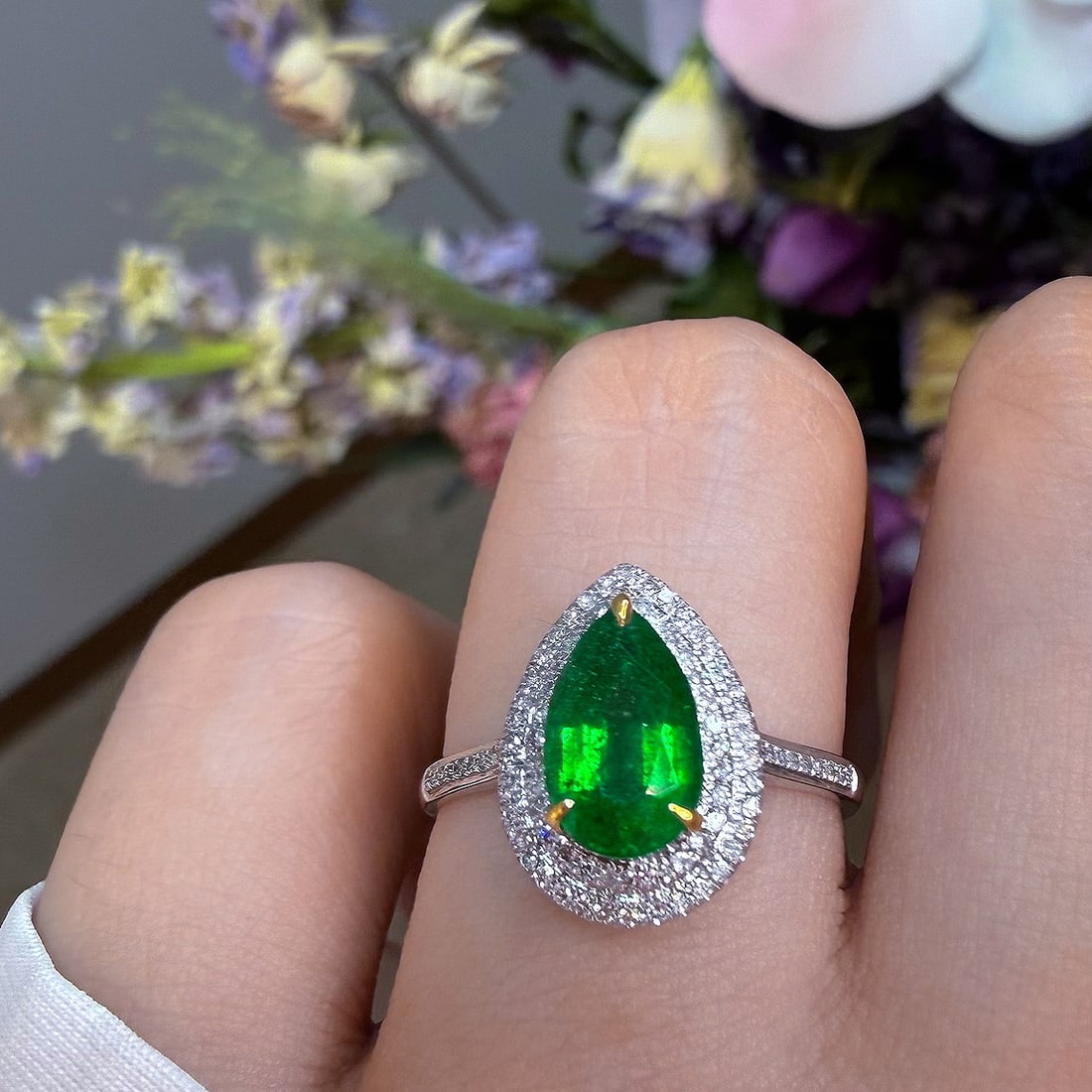 14k Gold 1.1 Ct Vivid Green Natural Emerald & Diamond Ring - 3