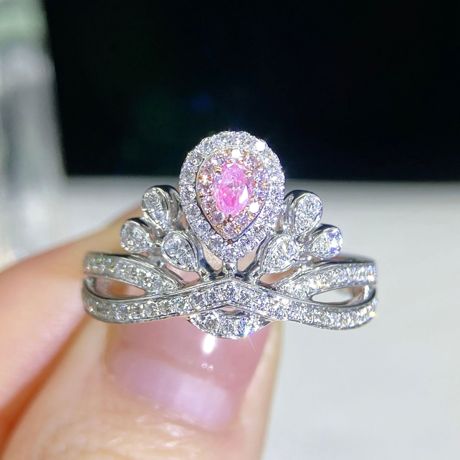14k Gold 0.47 Ctw Natural Pink Diamond & Diamond Ring: Ref:231118425 // gold content:14k gold // ring size:7. 25us // // main gemstone:pink diamond // shape:pear // carat weight:0. 07ct // color:pink // treatment:natural // // adjacent gemstone 2 :