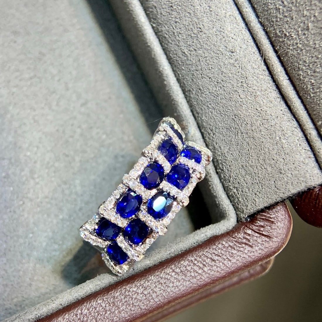 14k Gold 2.63 Ctw Natural Sapphire & Diamond Ring: Ref:231118429 // gold content:14k gold // ring size:7. 25us // // main gemstone:sapphire // shape:oval // carat weight:2. 28ct // color:blue // treatment:natural // // adjacent gemstone 2 :