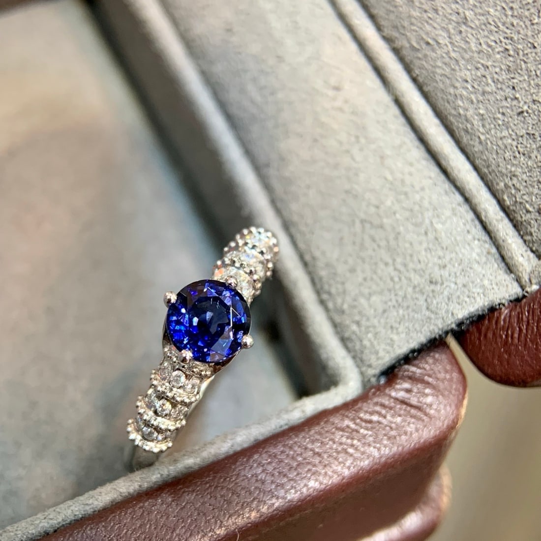 14k Gold 1.04 Ctw Natural Sapphire & Diamond Ring - 2