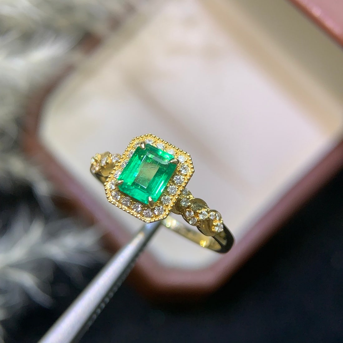 14k Gold 0.91 Ctw Natural Emerald & Diamond Ring - 3