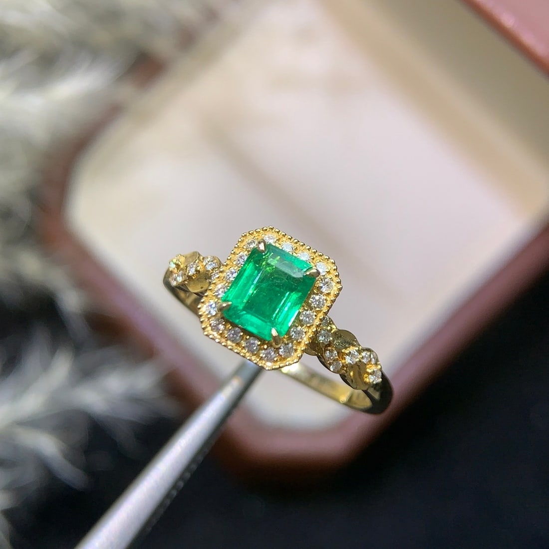 14k Gold 0.91 Ctw Natural Emerald & Diamond Ring - 4