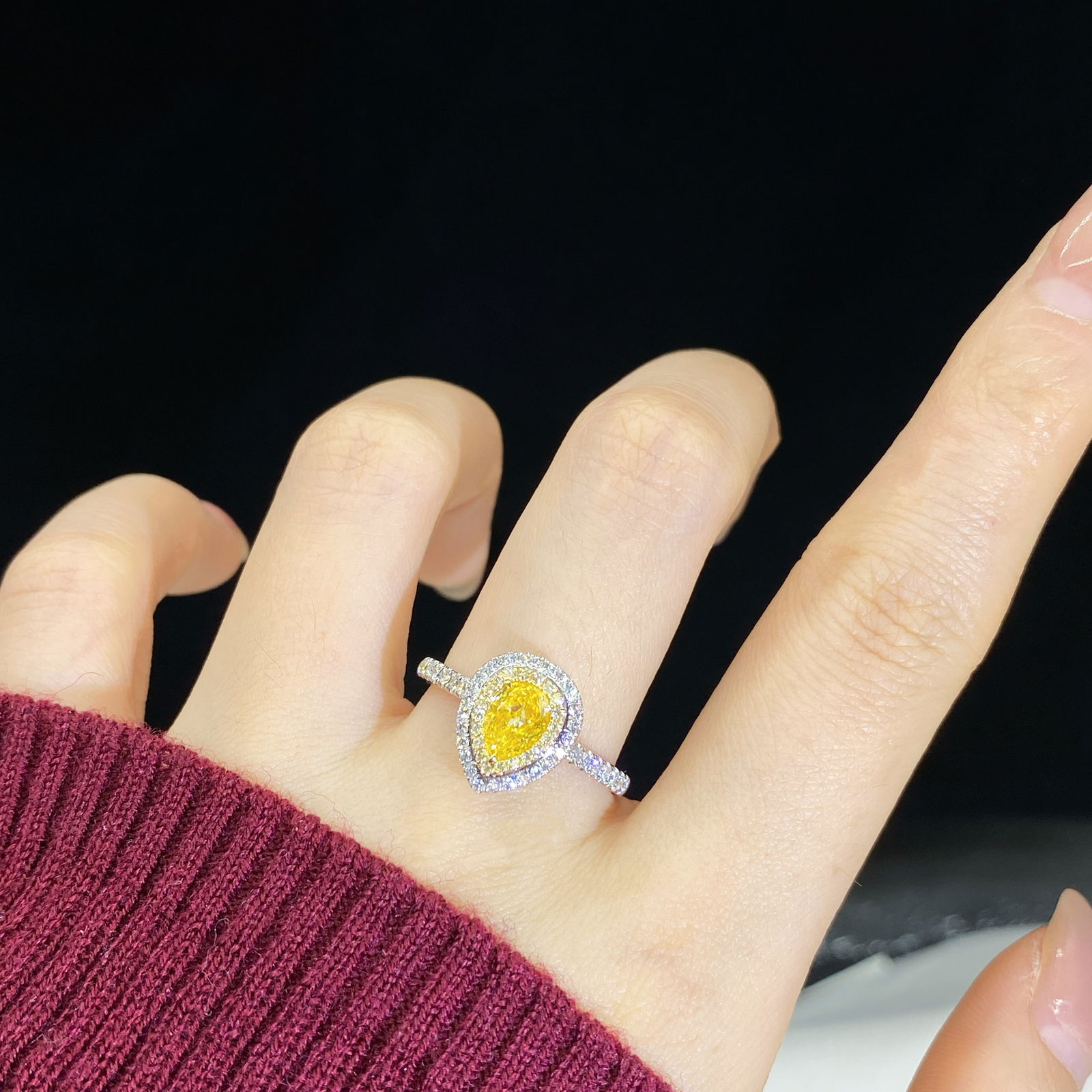 14k Gold 0.84 Ctw Natural Yellow Diamond & Diamond Ring - 4