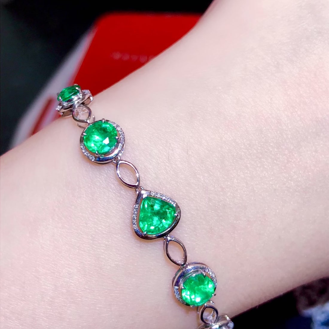 14k Gold 2.7 Ct Natural Emerald & Diamond Bracelet - 4