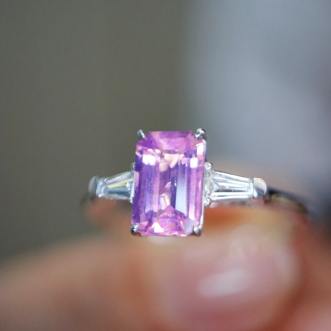 14k Gold 1.28 Ctw Natural Spinel & Diamond Ring: Ref:230915234 // gold content:14k gold // ring size:7. 25us // // main gemstone:spinel // shape:octagonal // carat weight:1. 10ct // color:pink // treatment:natural // // adjacent gemstone 2 : diamond