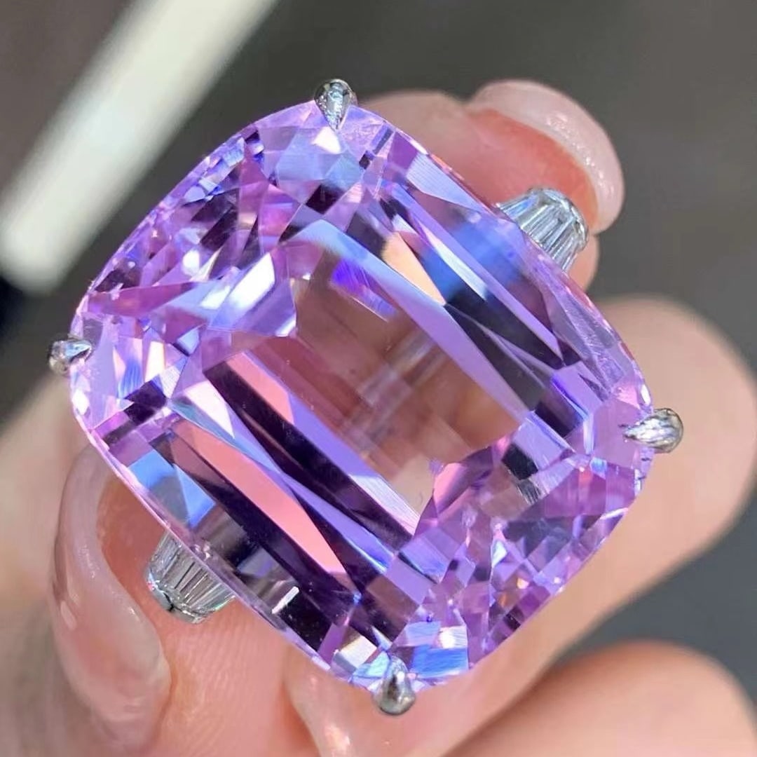 14k Gold 62.40 Ct Natural Kunzite Ring (1 of 5)