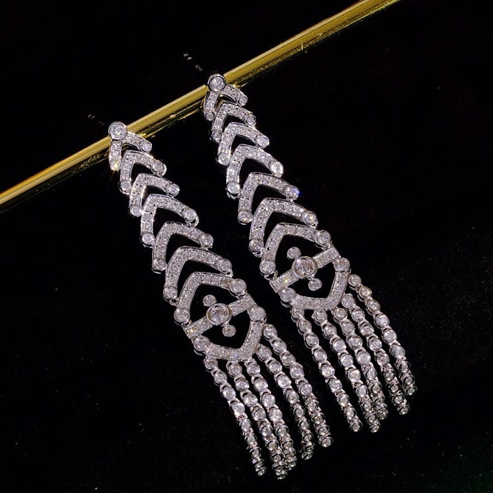 14k Gold 1.4 Ct Natural H Diamond Earrings: Ref:230975001 // gold content:14k gold // main gemstone:diamond // shape:round // carat weight:1. 4ct // clarity grade:vs-si // color:h // treatment:natural // cut grade:g // Condition: New Low Estim