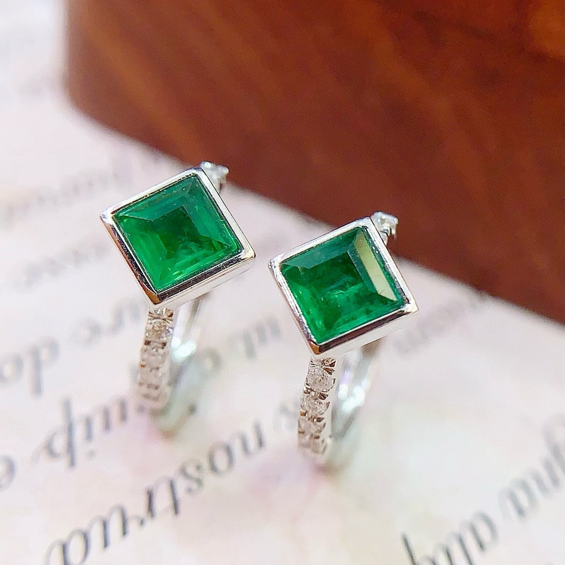 14k Gold 1 Ct Natural Emerald & Diamond Earrings - 4
