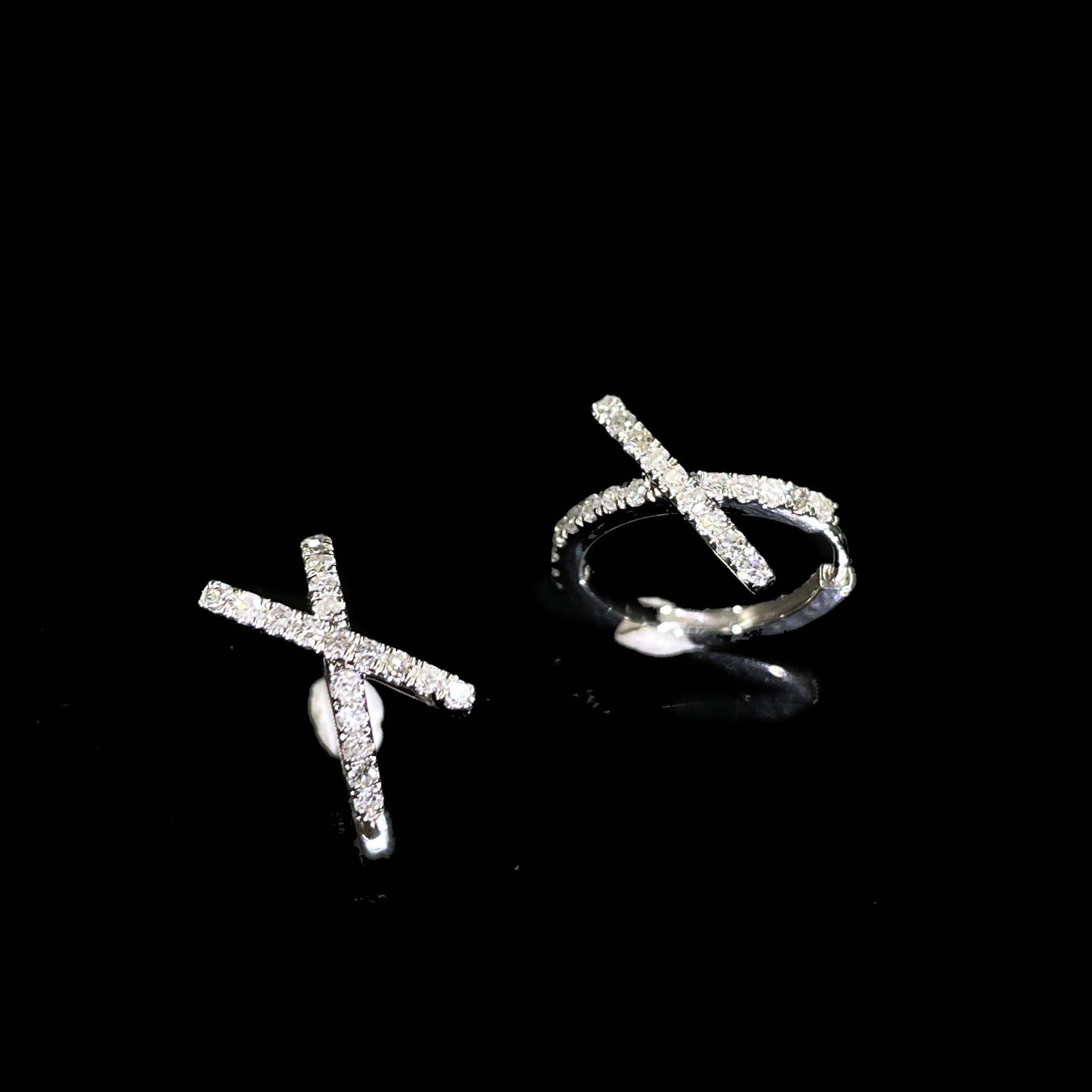 14k Gold 0.2 Ct Natural H Diamond Earrings: Ref:230975051 // gold content:14k gold // main gemstone:diamond // shape:round // carat weight:0. 2ct // clarity grade:vs-si // color:h // treatment:natural // cut grade:g // Condition: NewLow