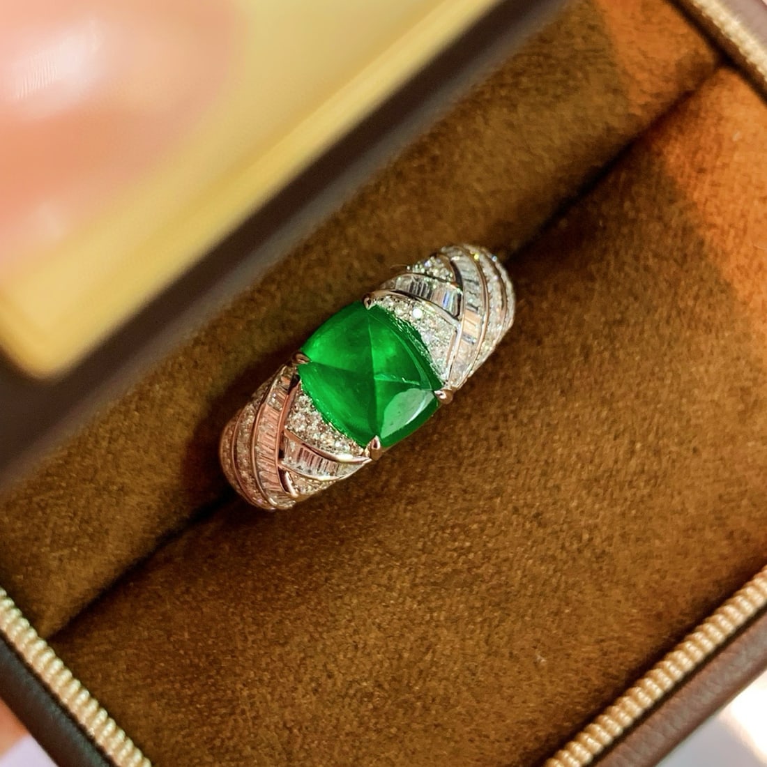 14k Gold 2.24 Ctw Vivid Green Natural Emerald & Diamond Ring (1 of 9)